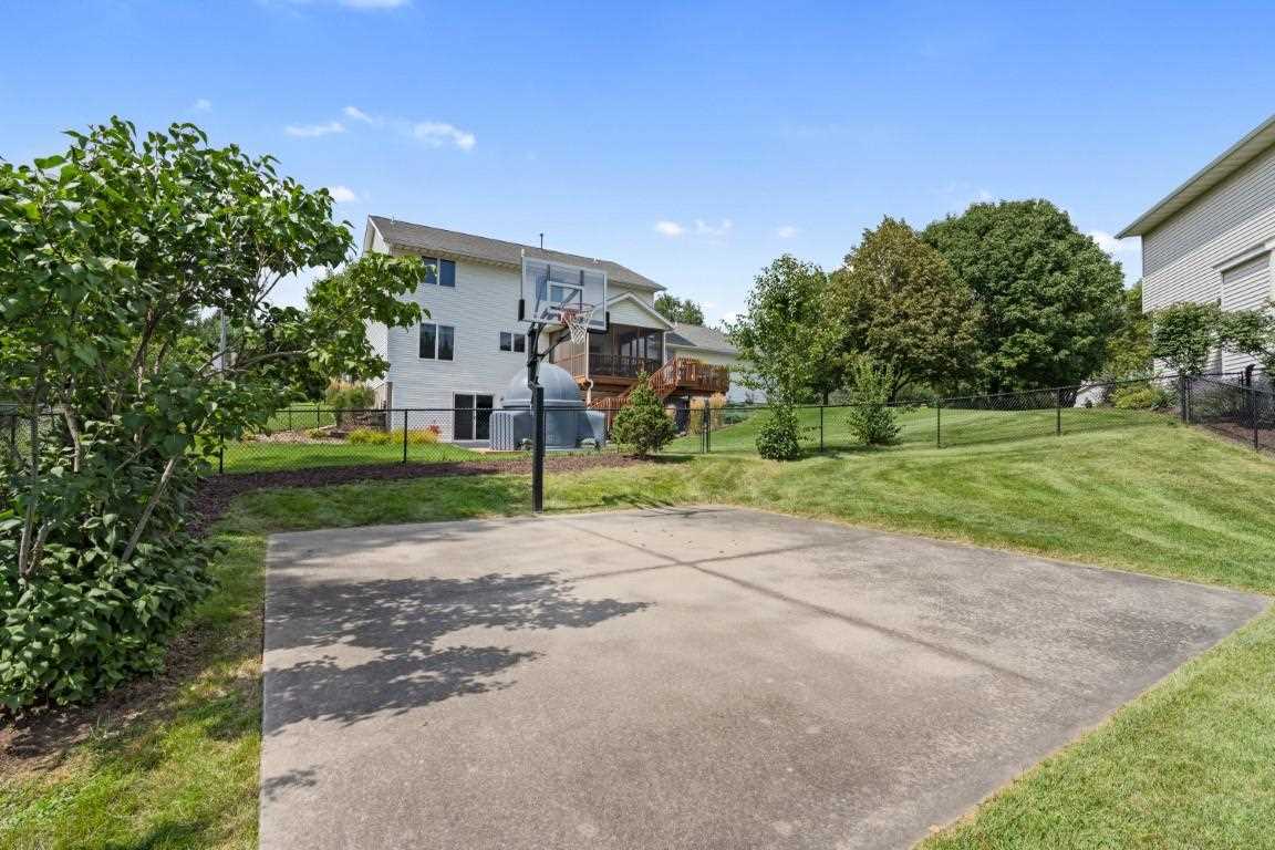 40 Galway Pl