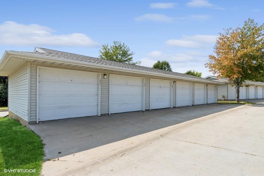 2538 Rushmore Dr