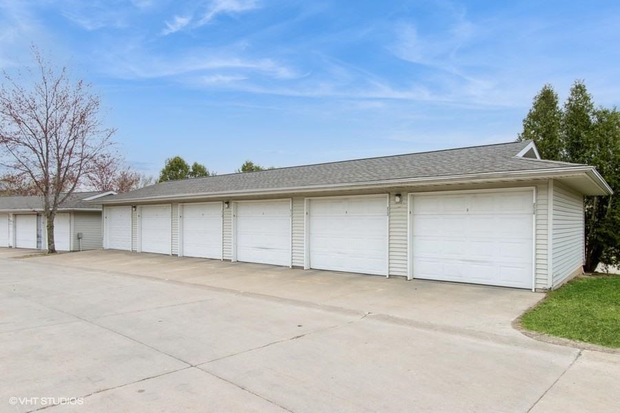 2556 Rushmore Dr