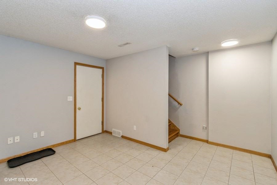 252 West Side Drive