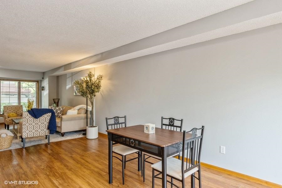 252 West Side Drive