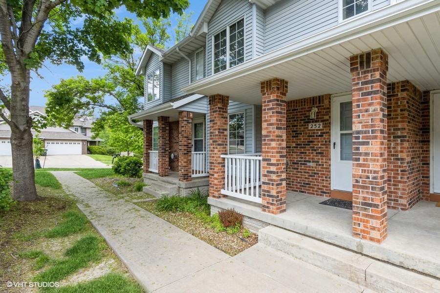 252 West Side Drive
