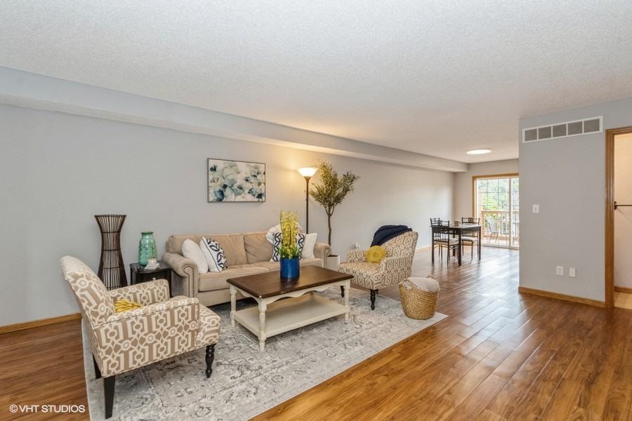 252 West Side Drive