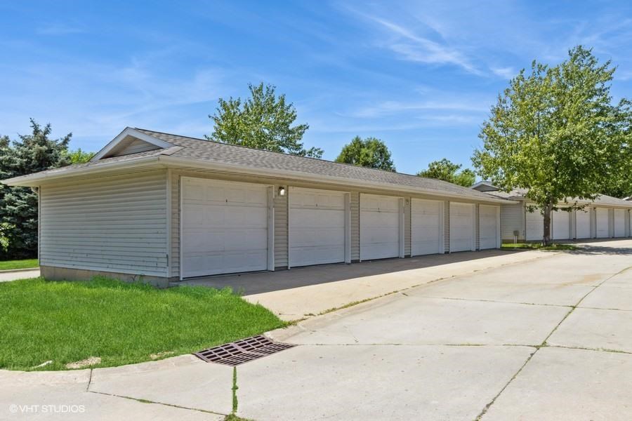 2544 Rushmore Dr