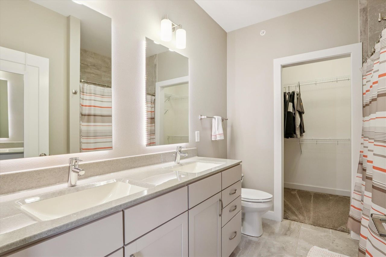 901 E 2nd Ave Unit: 210
