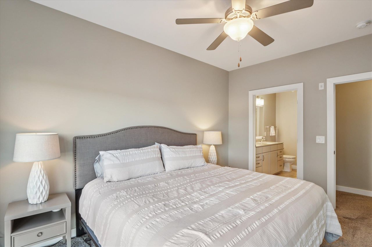 901 E 2nd Ave Unit: 210