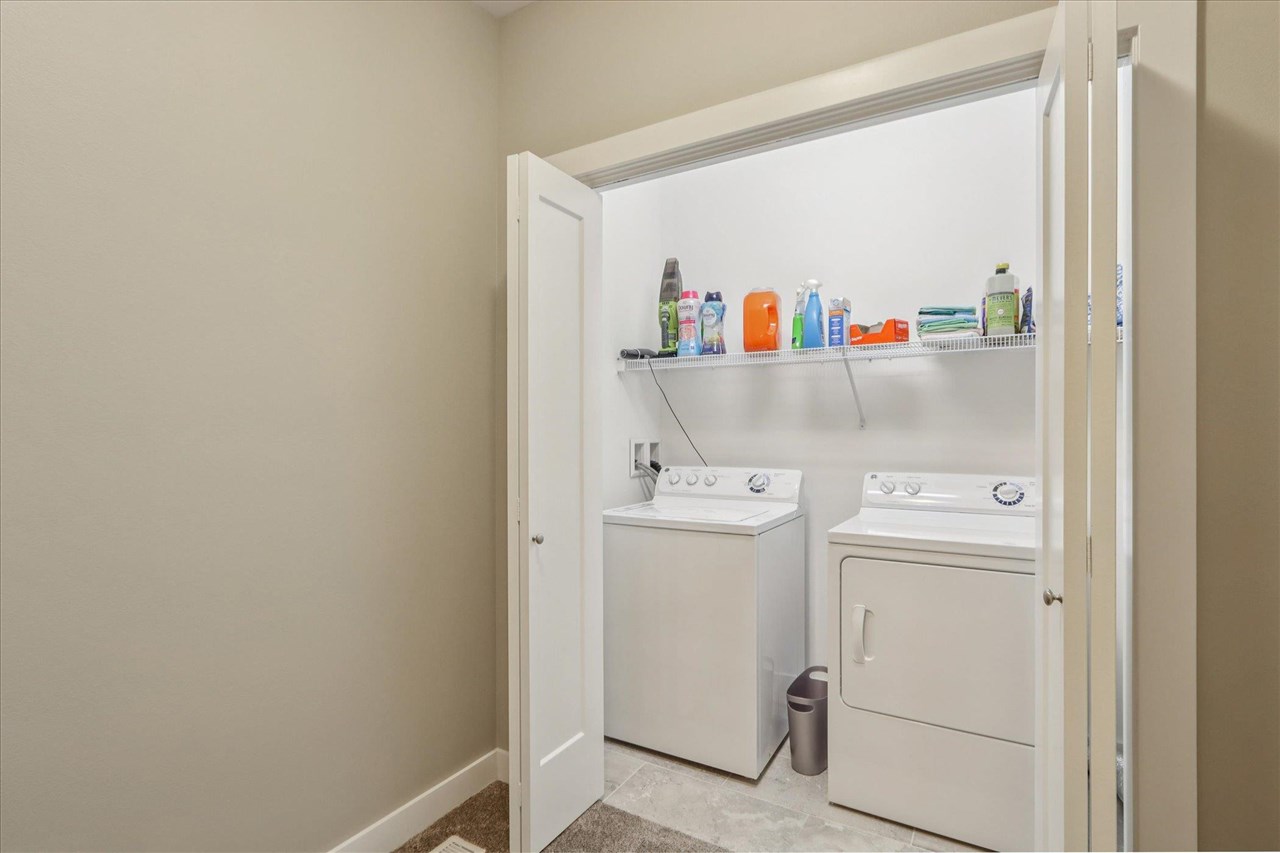 901 E 2nd Ave Unit: 210