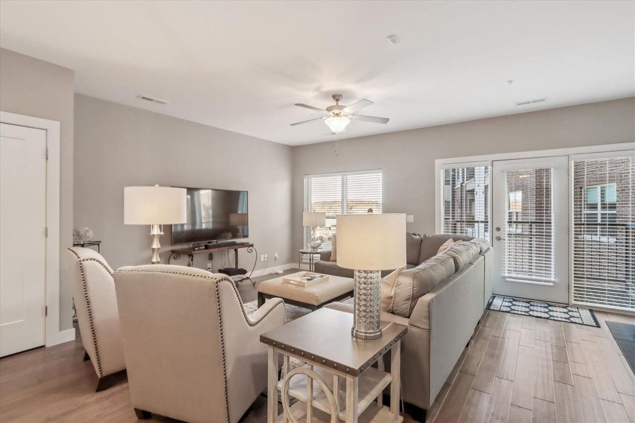 901 E 2nd Ave Unit: 210