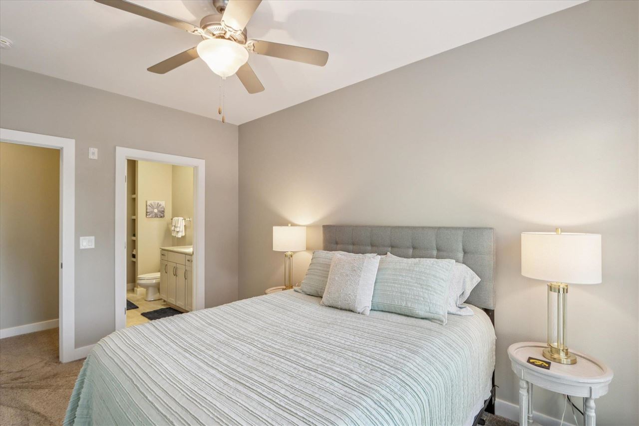 901 E 2nd Ave Unit: 210