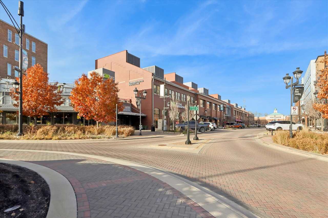 901 E 2nd Ave Unit: 210