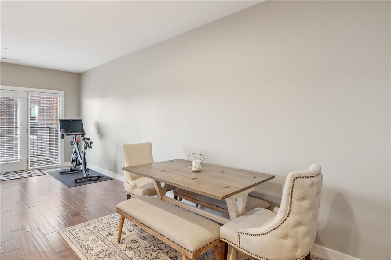 901 E 2nd Ave Unit: 210