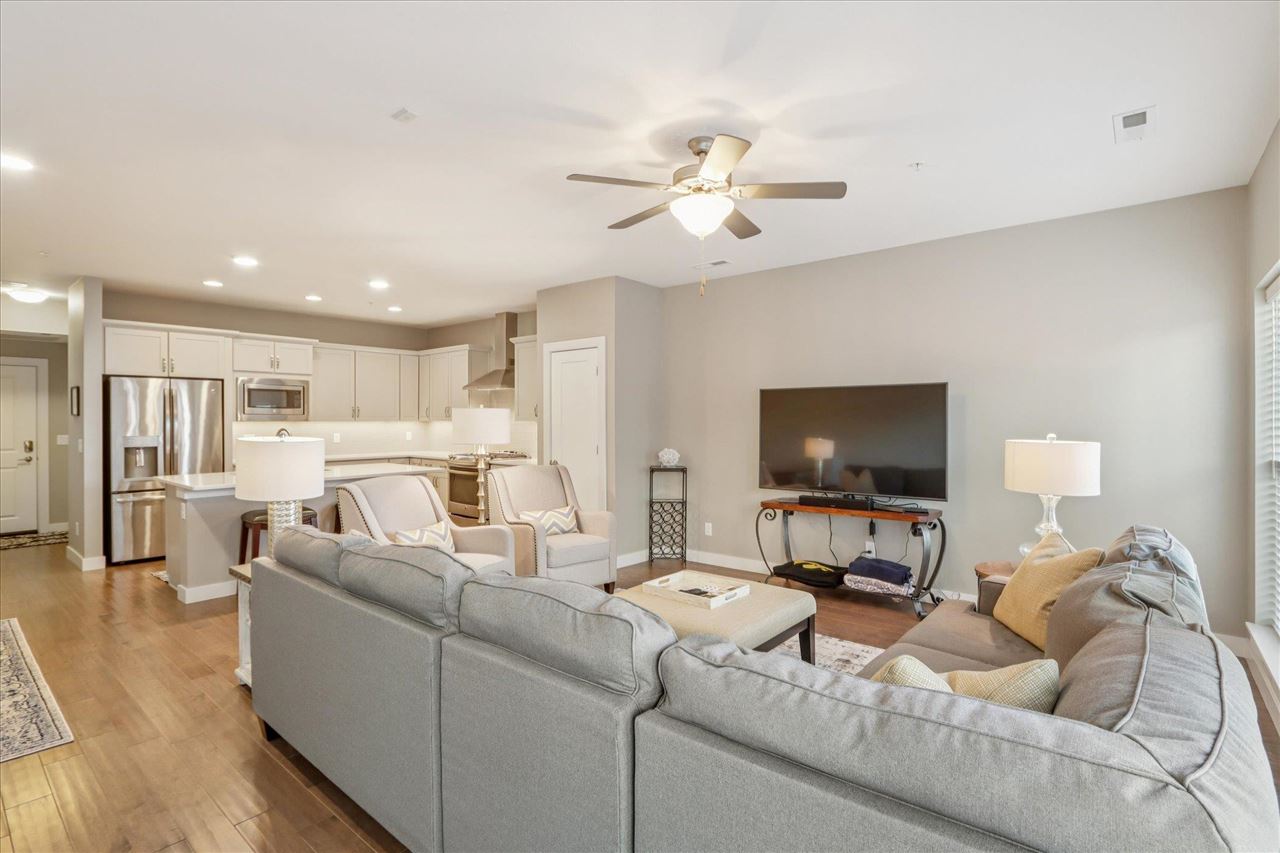 901 E 2nd Ave Unit: 210