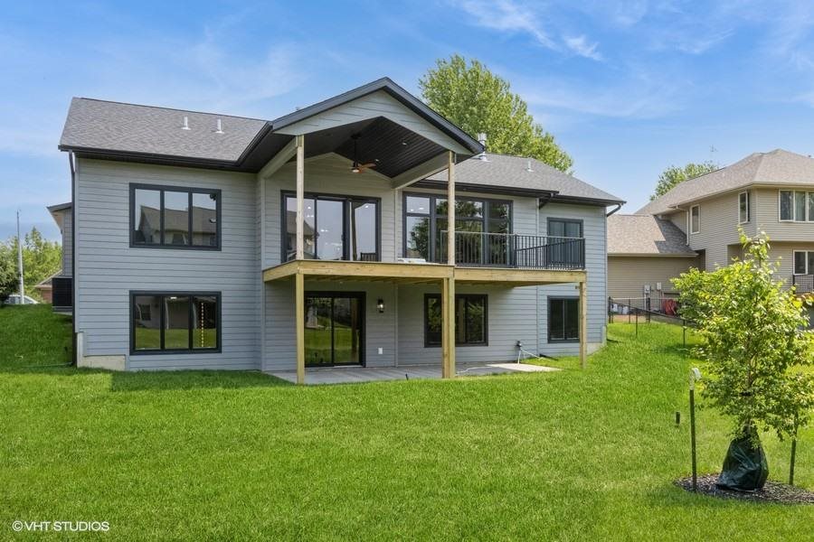 653 Huntington Drive