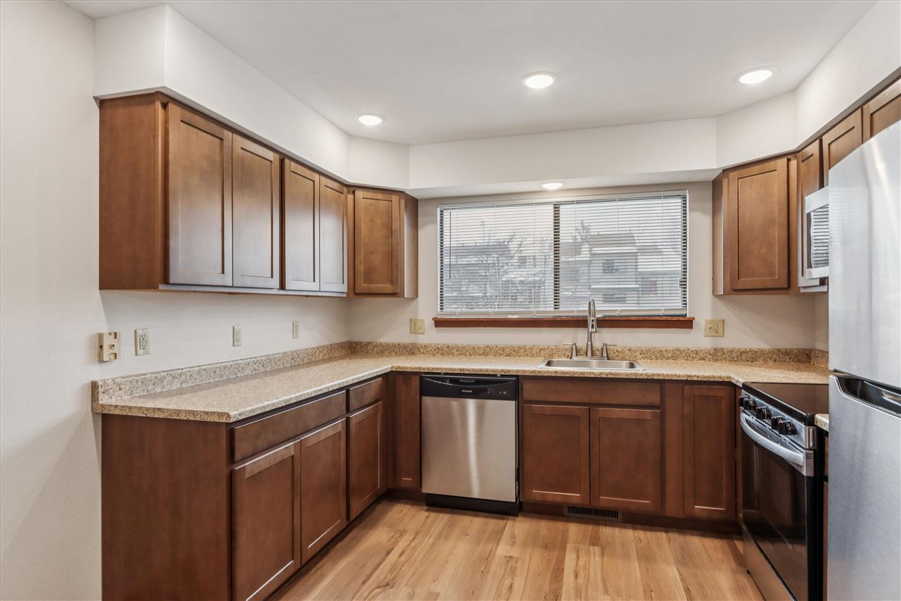 616 Westwinds Drirve