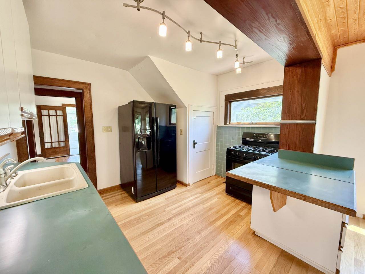 423 S 7th Ave