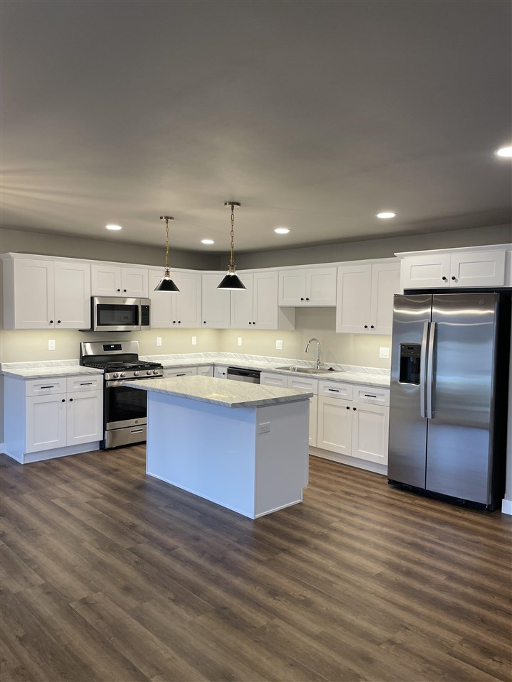 3332 Loethen Ln