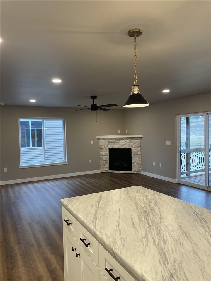 3332 Loethen Ln