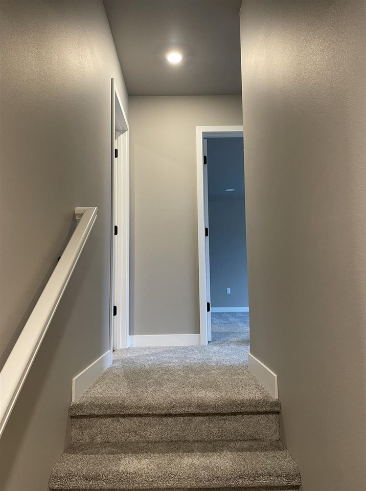 3332 Loethen Ln