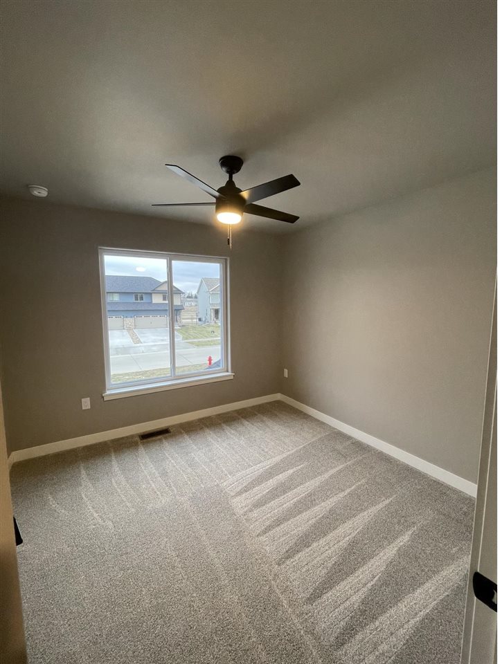 3332 Loethen Ln