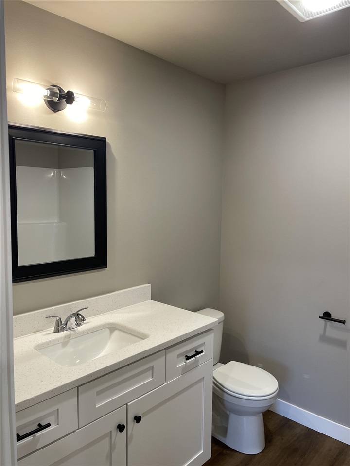 3332 Loethen Ln