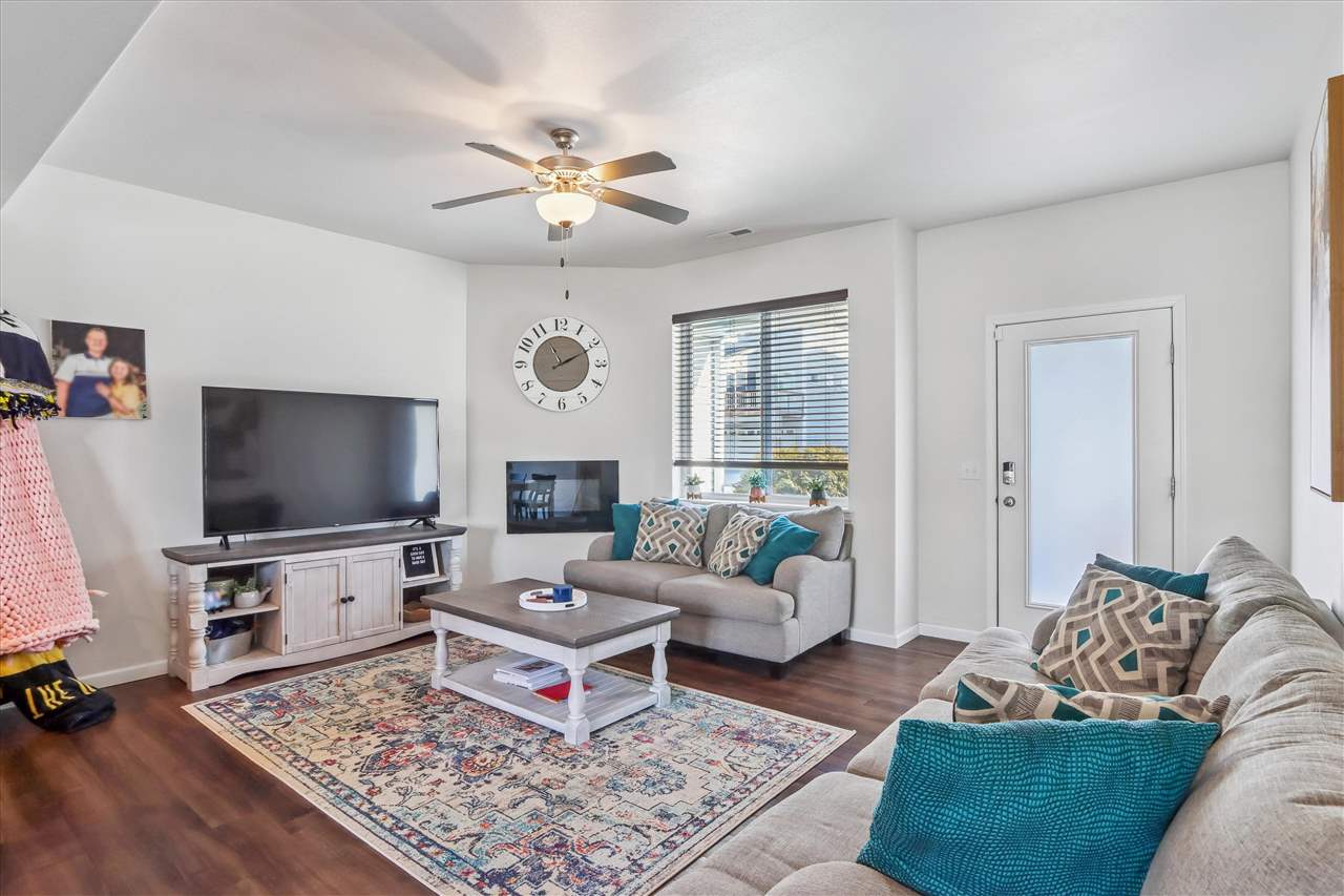 1219 Ronald Way