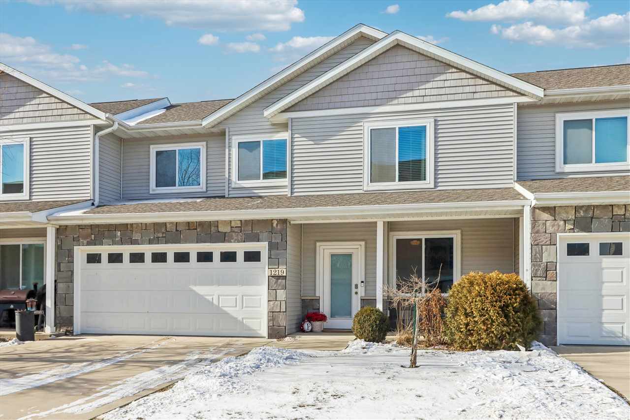 1219 Ronald Way