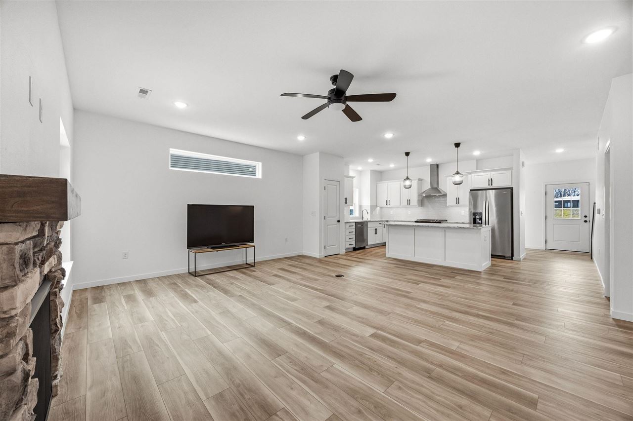 458 Cherry Ave