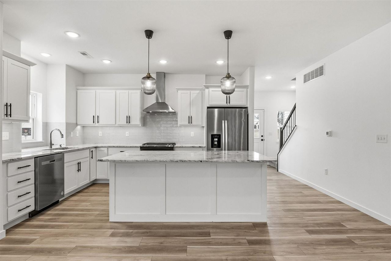 458 Cherry Ave