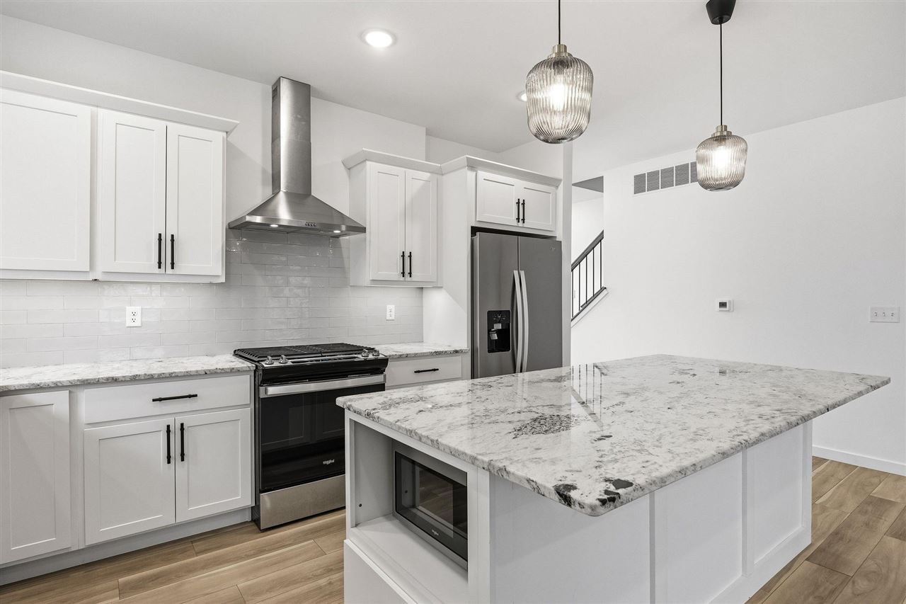 458 Cherry Ave