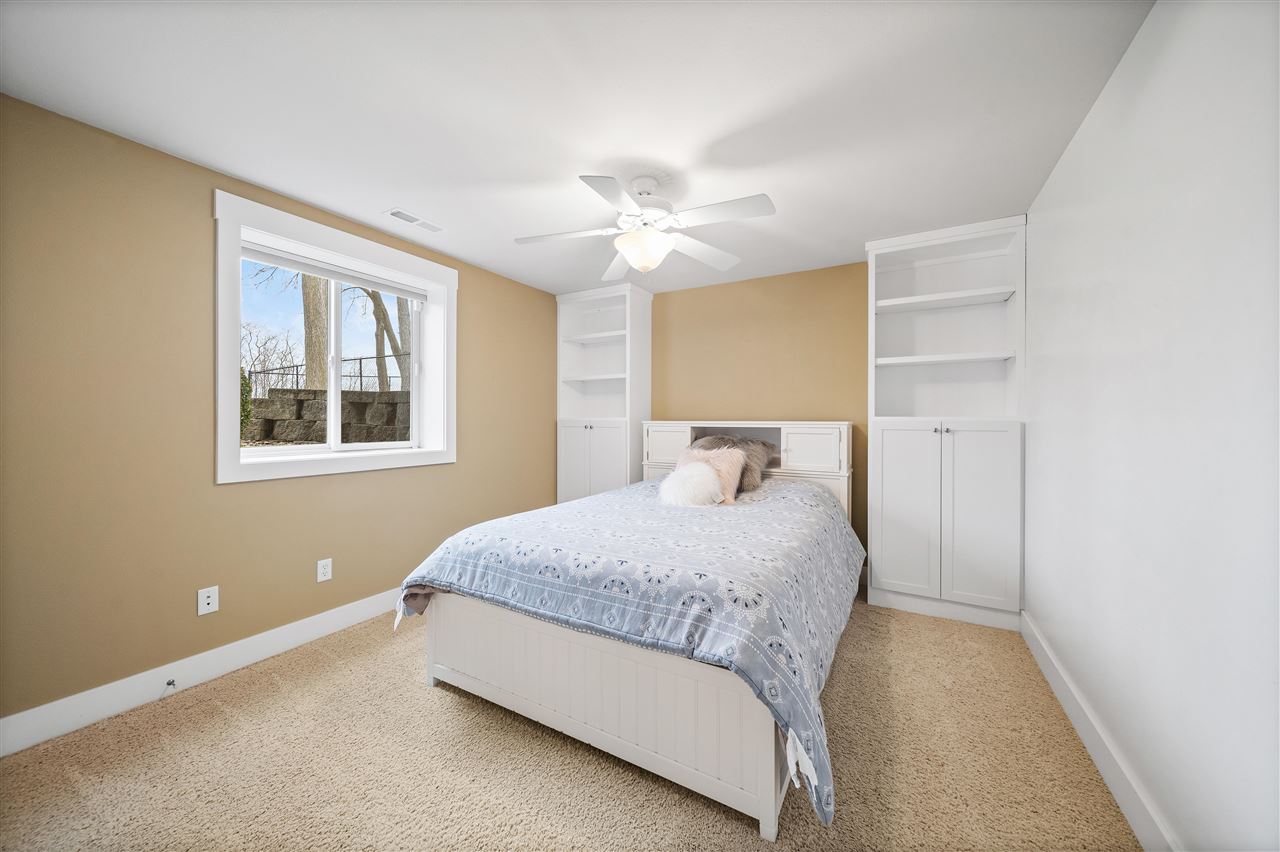 2238 Dempster Dr