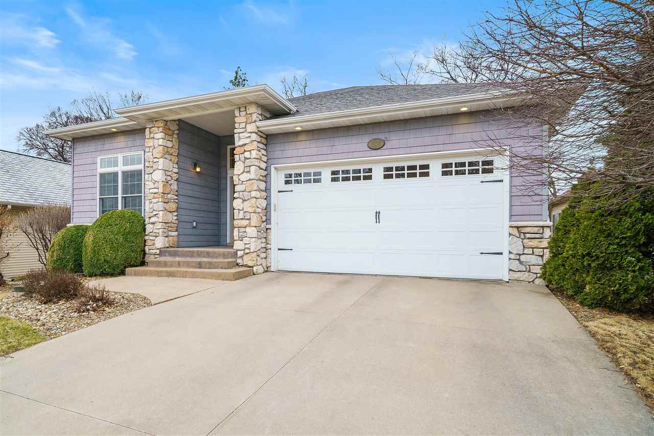 2238 Dempster Dr