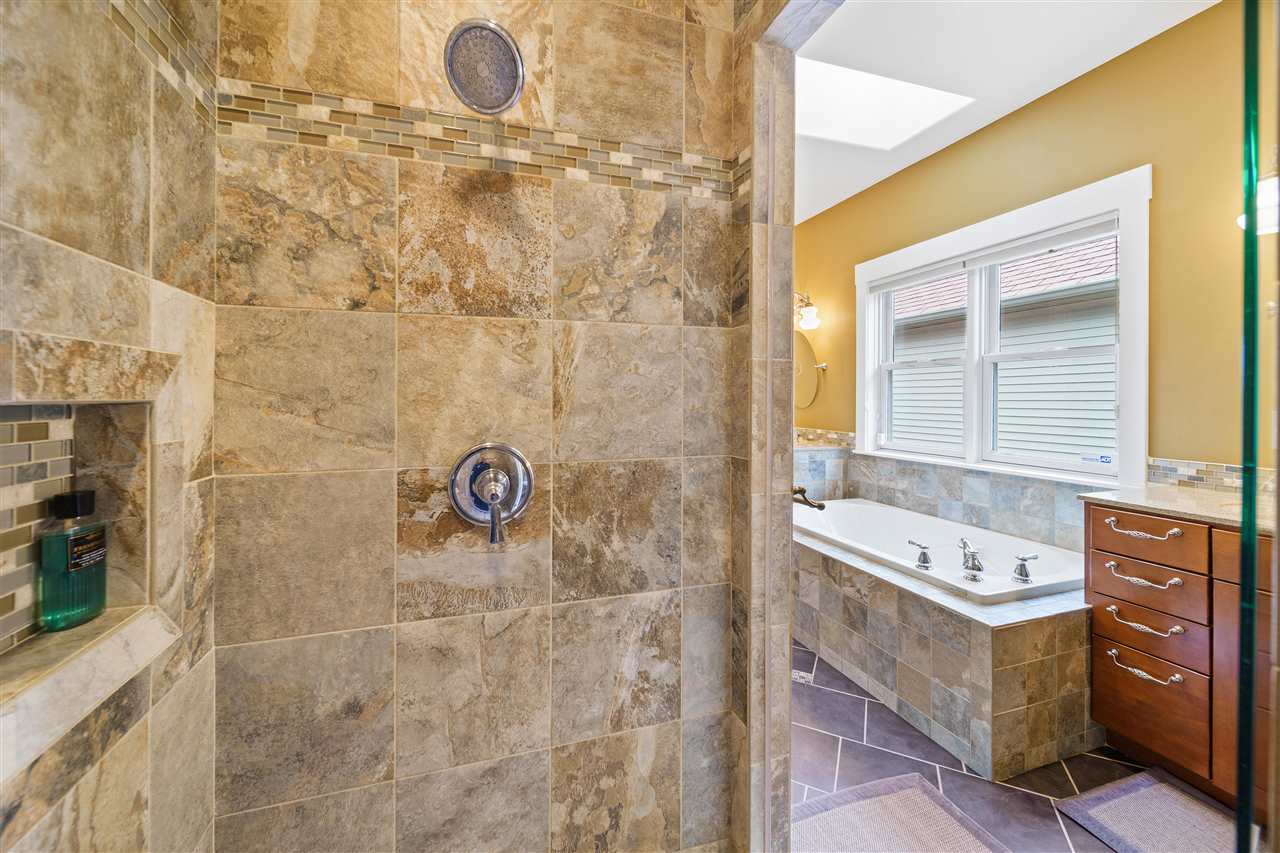 2238 Dempster Dr
