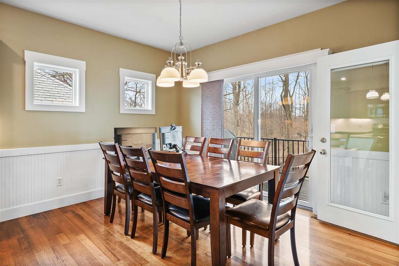 2238 Dempster Dr