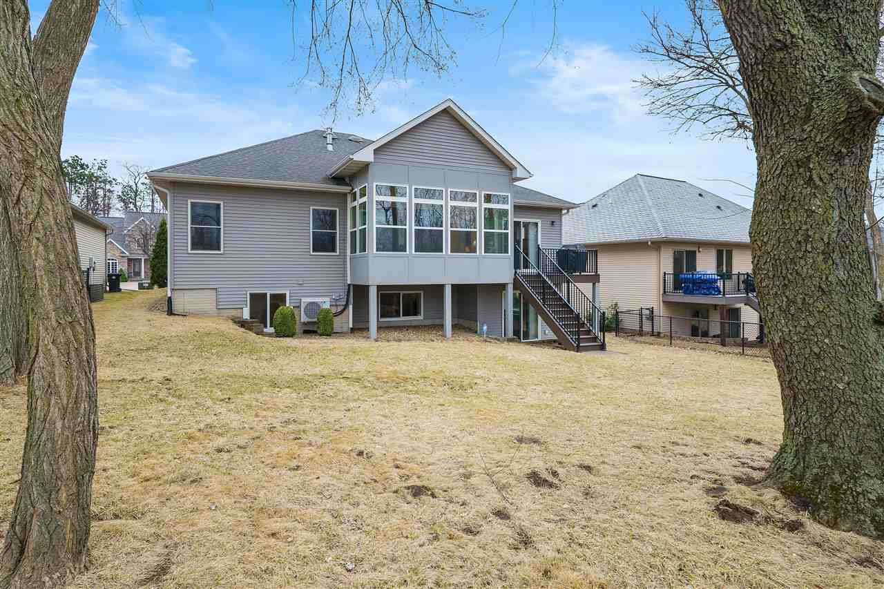 2238 Dempster Dr