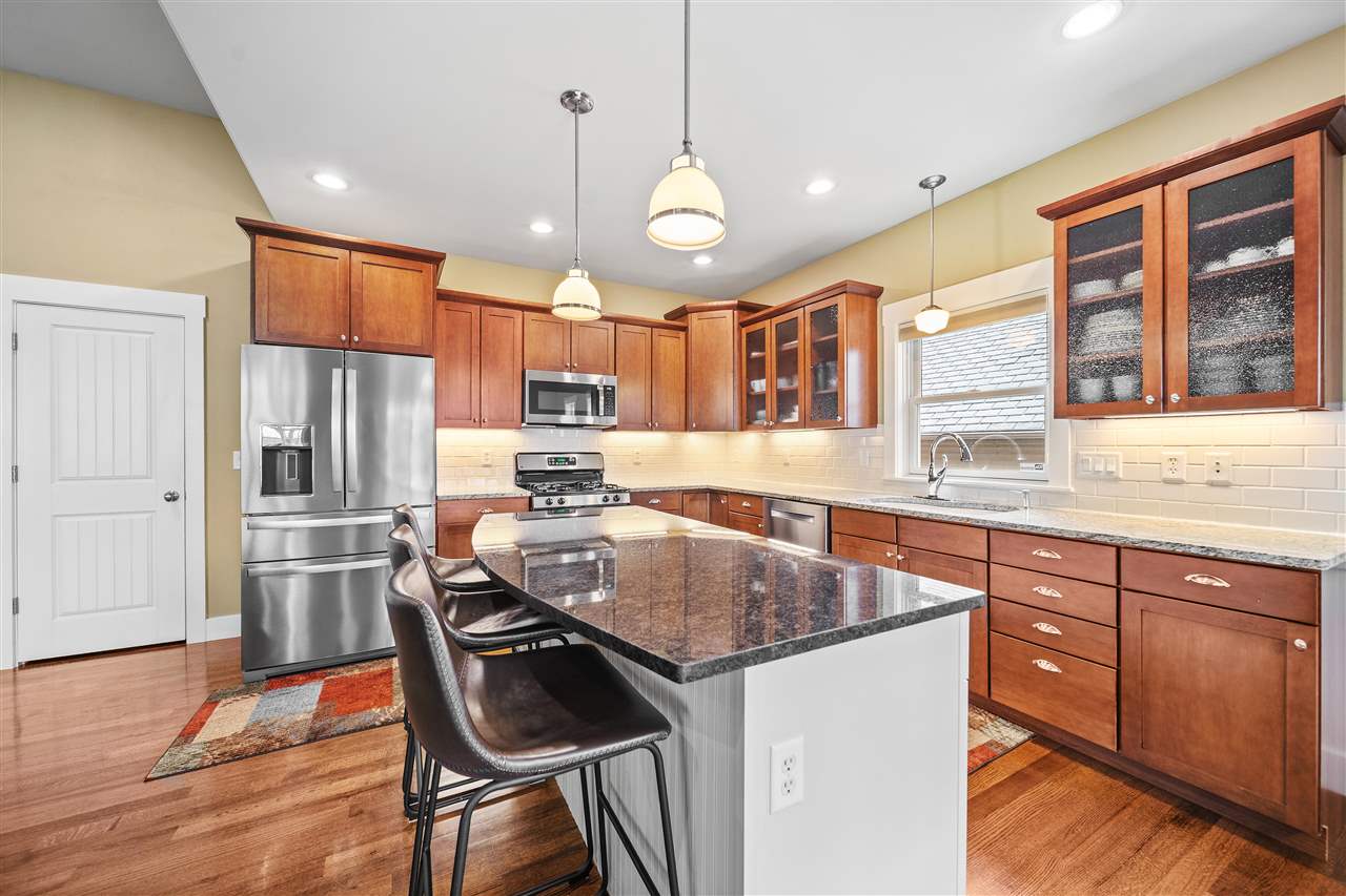 2238 Dempster Dr