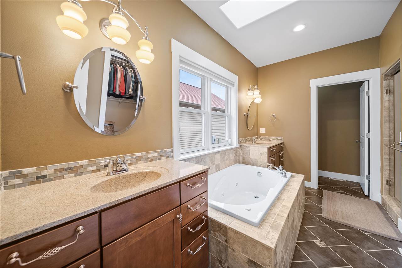 2238 Dempster Dr
