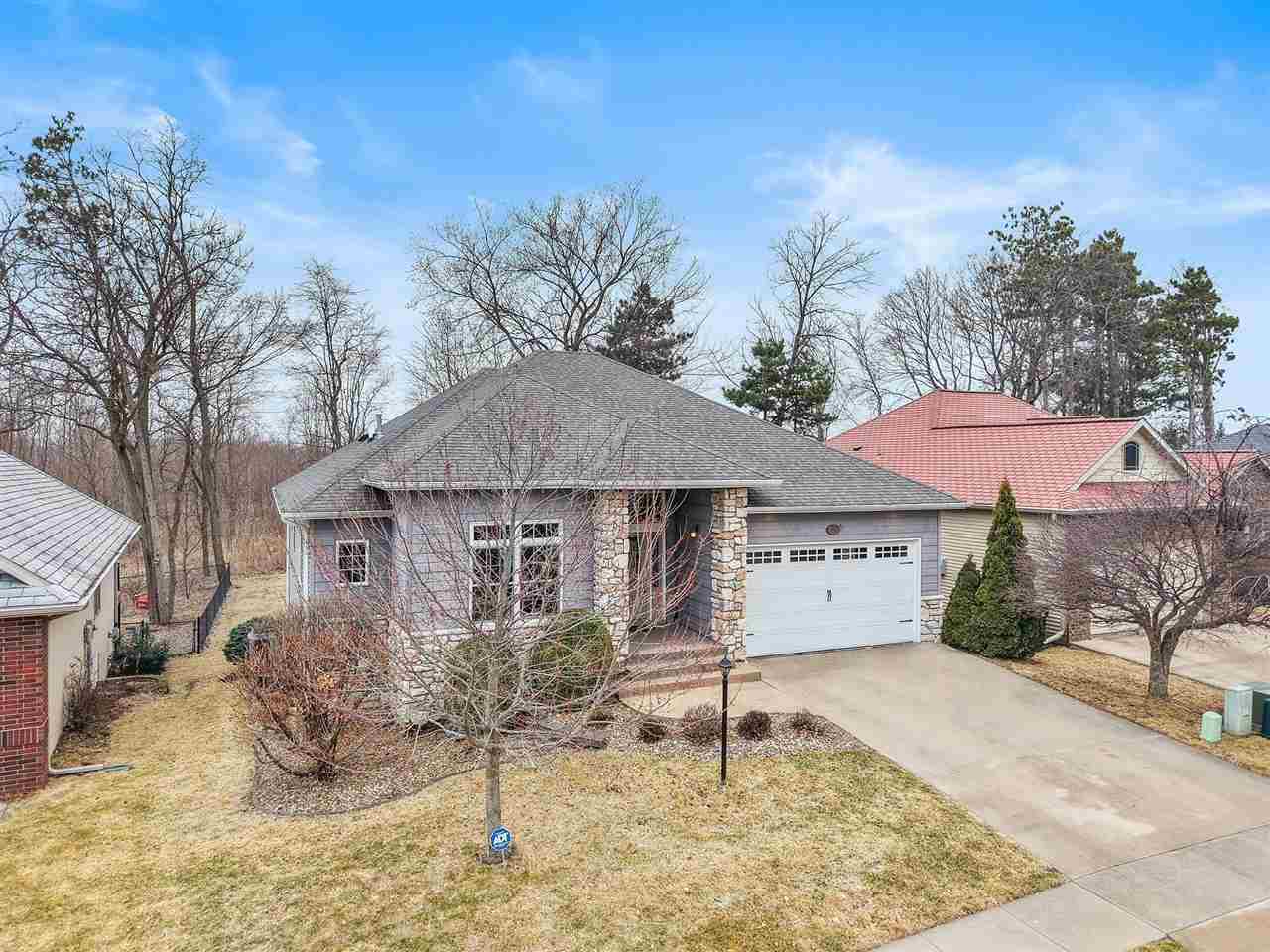 2238 Dempster Dr