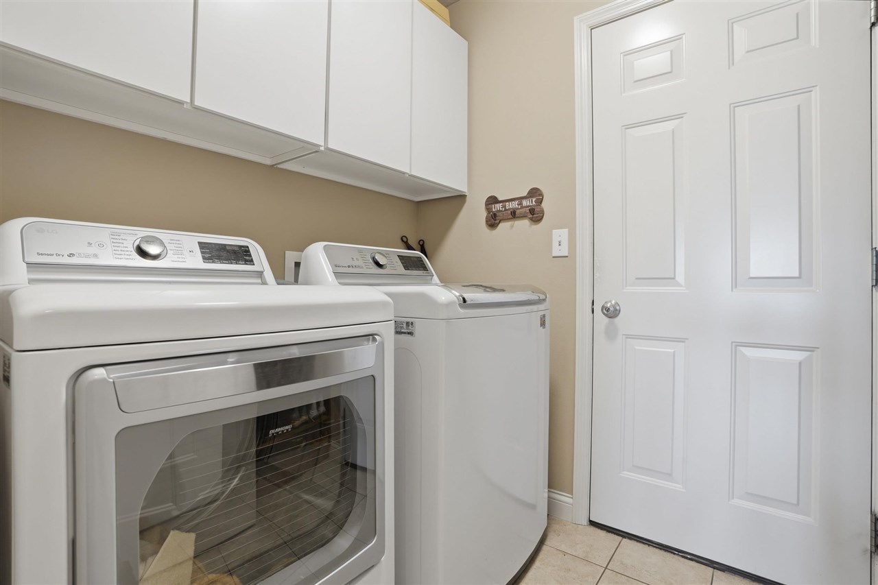 360 Lockmoor Ave