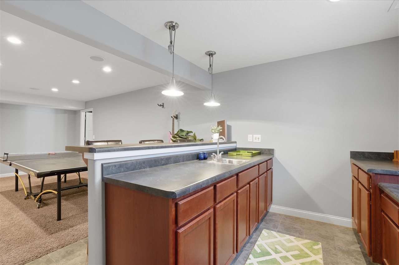 360 Lockmoor Ave