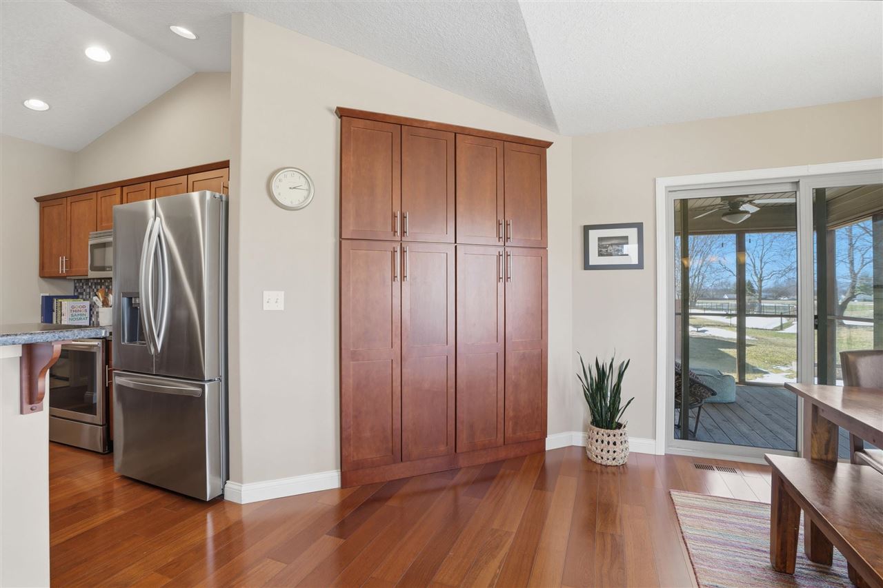 360 Lockmoor Ave