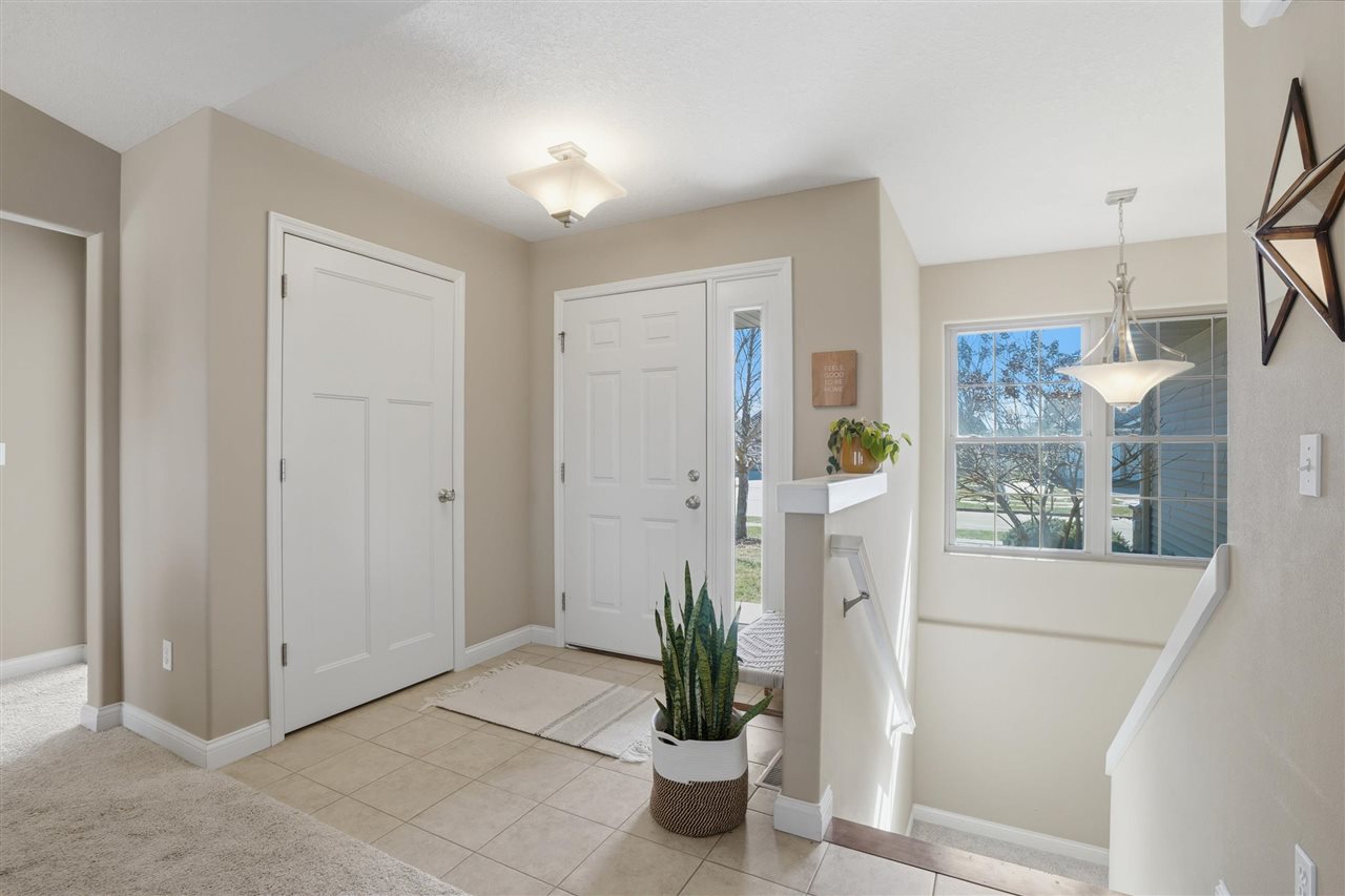 360 Lockmoor Ave