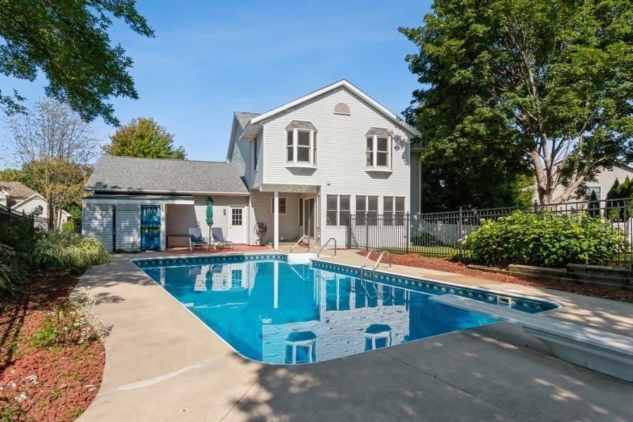 48 Galway Cir