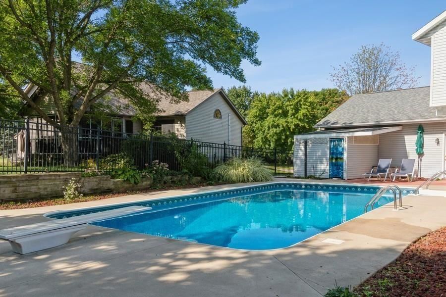 48 Galway Cir