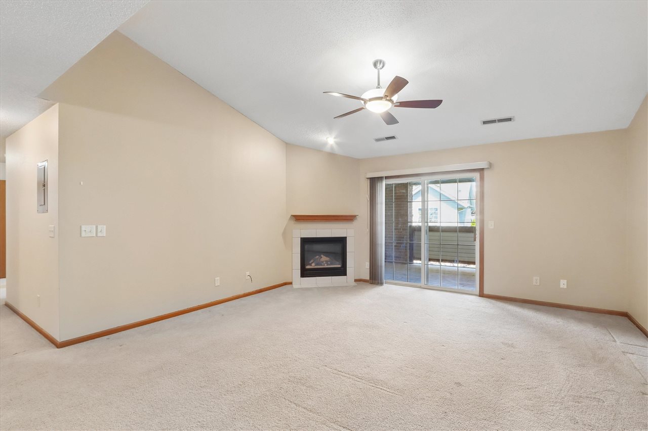 2592 Cascade Lane
