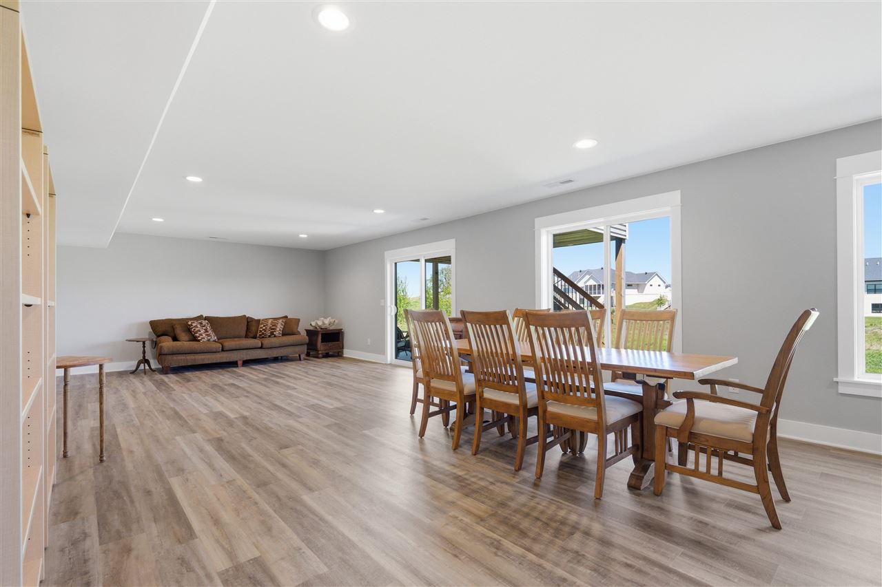 1180 Salm Dr