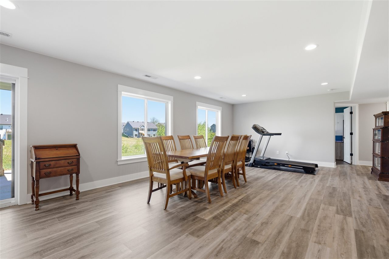 1180 Salm Dr