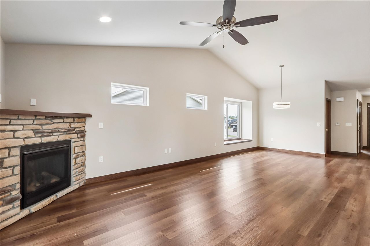 620 Creekside Drive