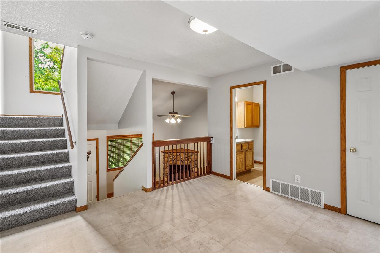 427 W Zeller Street