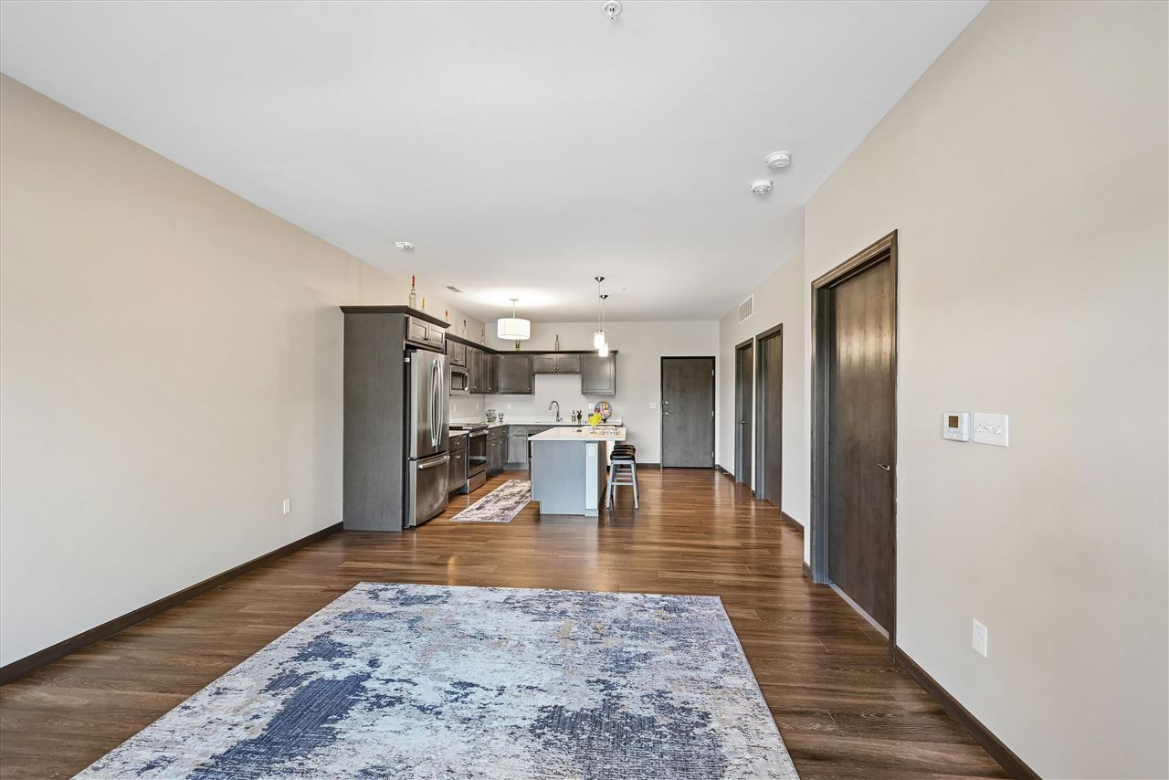 2871 Spring Rose Circle Unit: #109