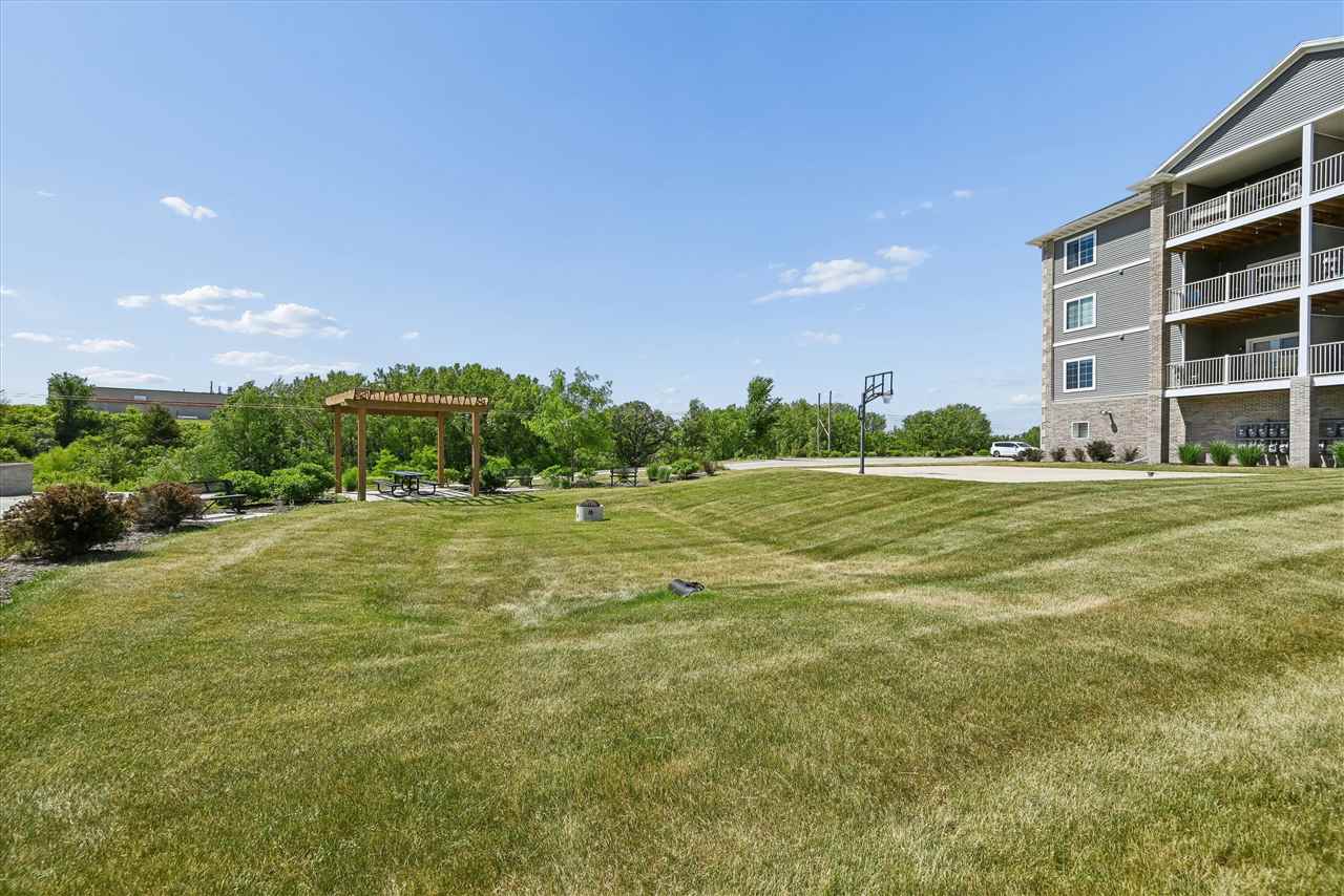 2871 Spring Rose Circle Unit: #109